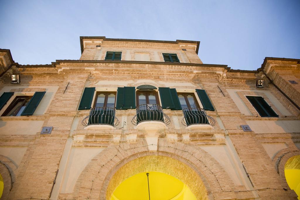 Hotel Marchese Del Grillo Fabriano Exterior foto